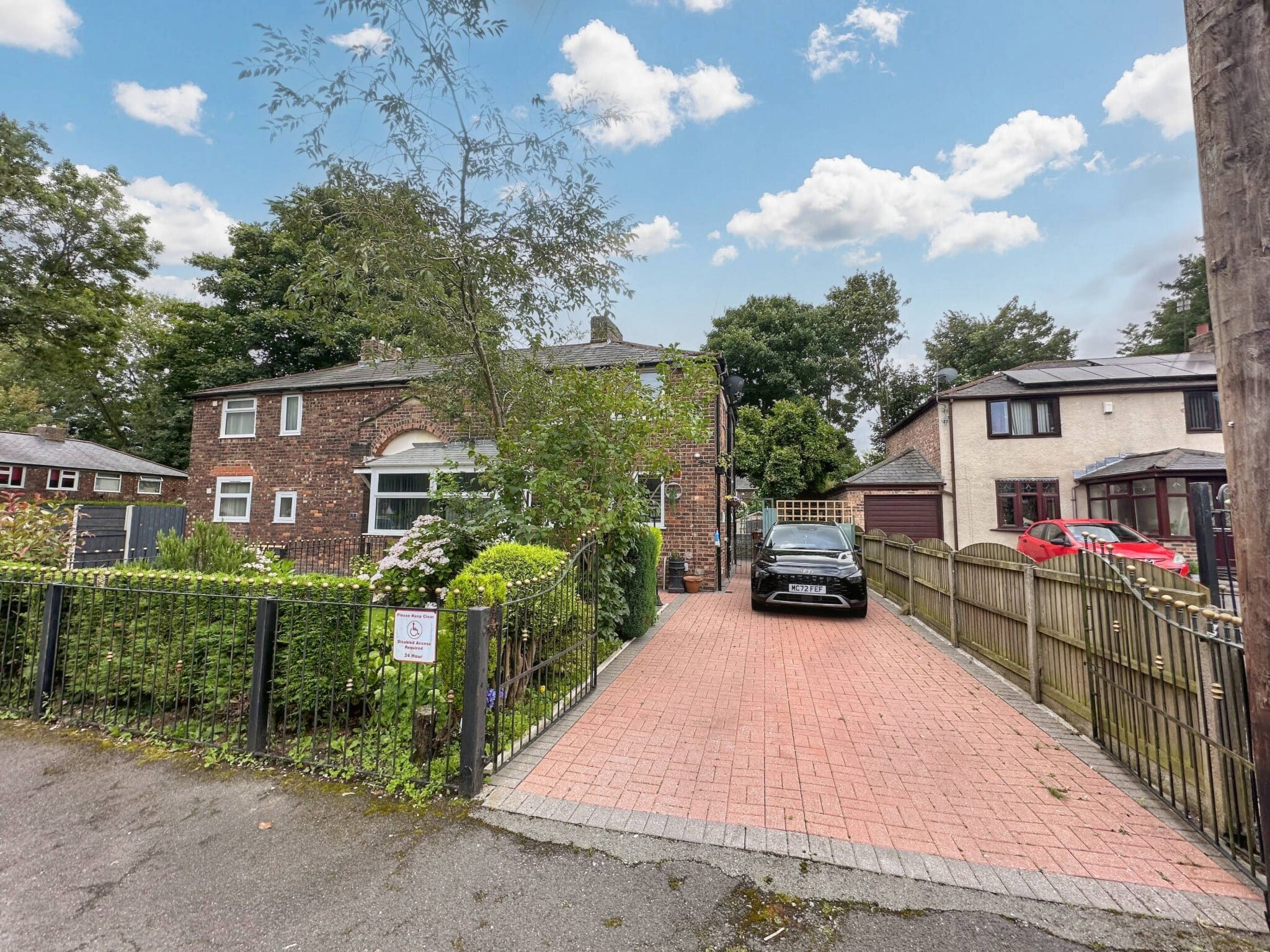 Green Walks, Prestwich, M25