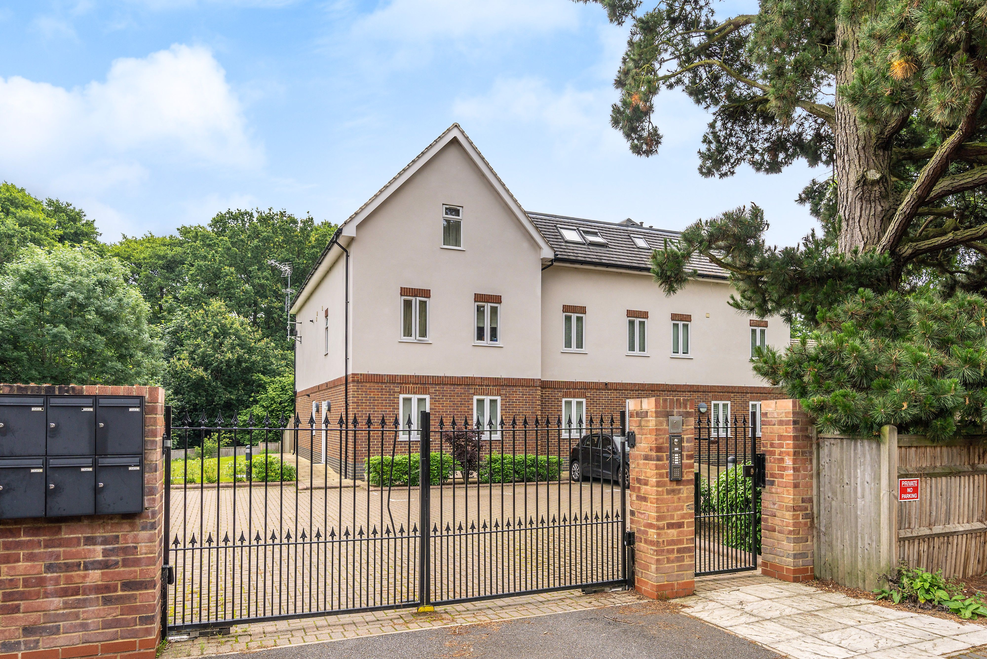 Chancellors Close, BECKENHAM, Beckenham, BR3 3FA