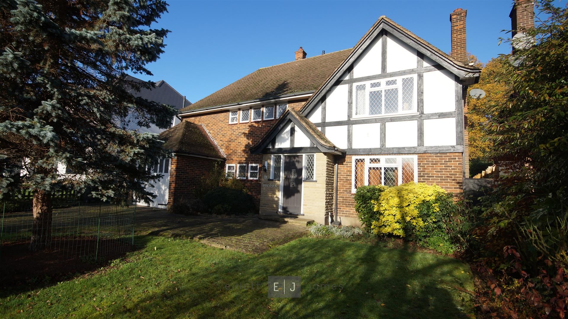 3 bed detached house for sale in Broadstrood, Loughton Elliott James