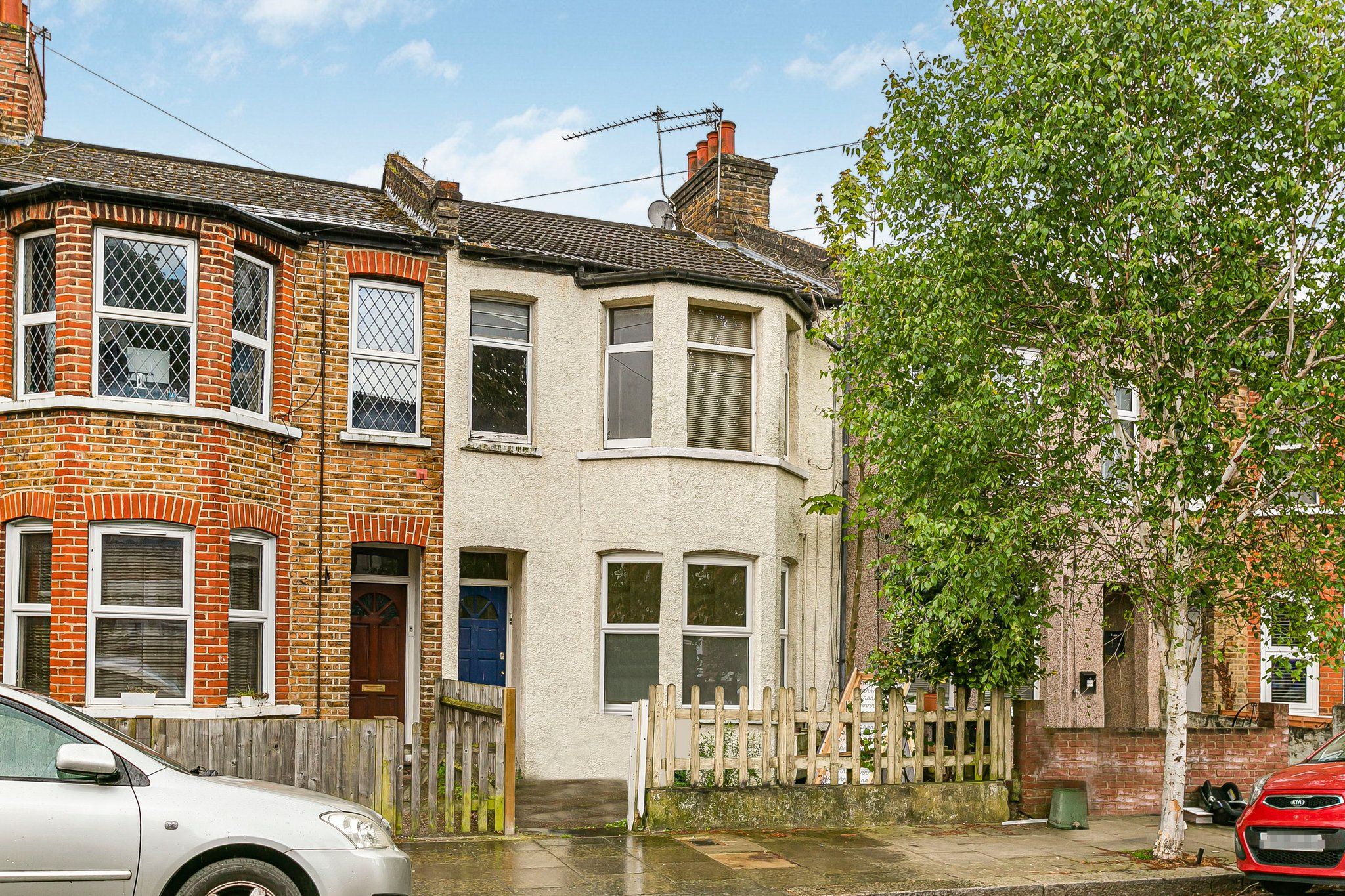 Shirley Gardens, London, W7 3PT