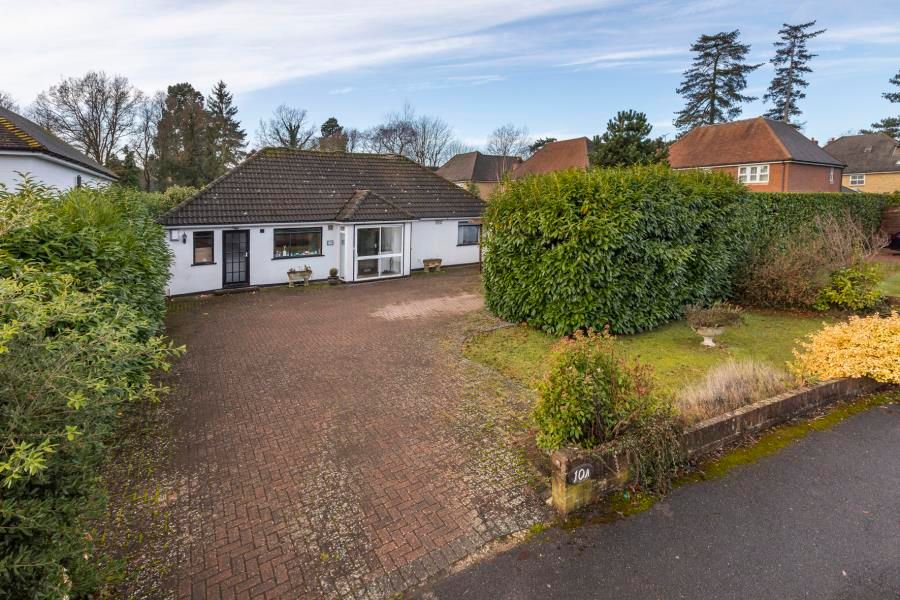 Simons Walk, Englefield Green, Surrey, TW20 9SQ