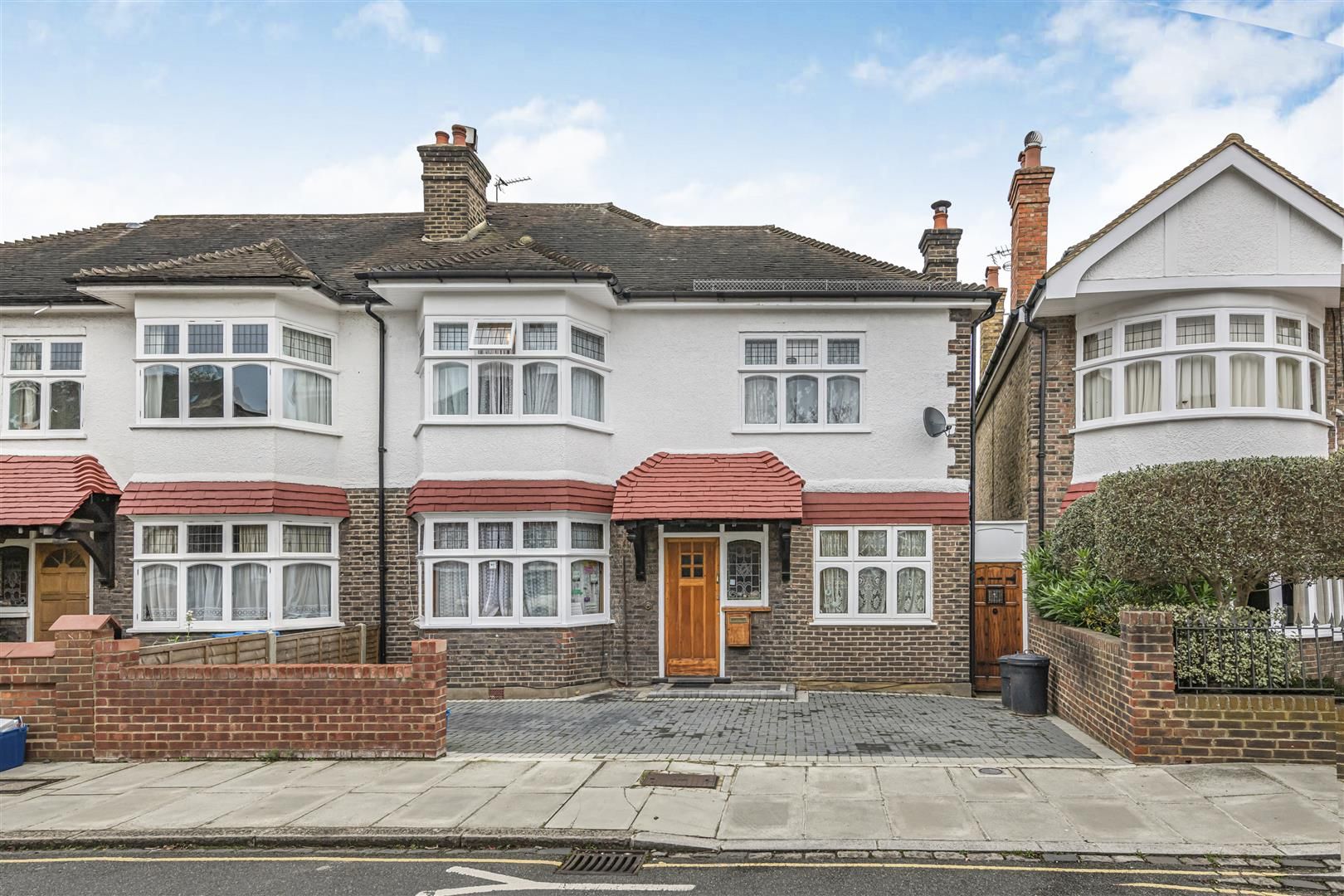 Penrhyn Crescent, London, SW14 7PF