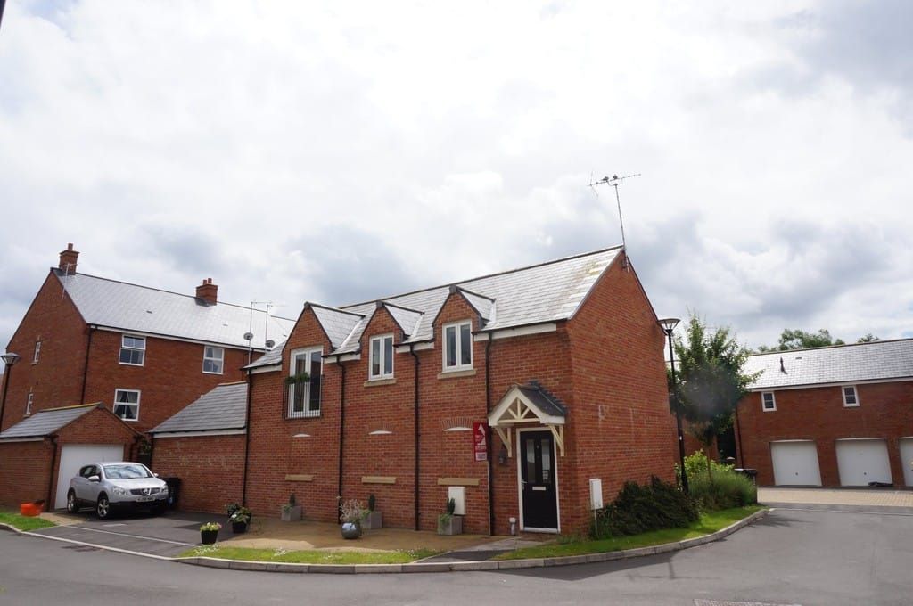 Markton Close, Taw Hill, Swindon, Wiltshire, SN25 1BY