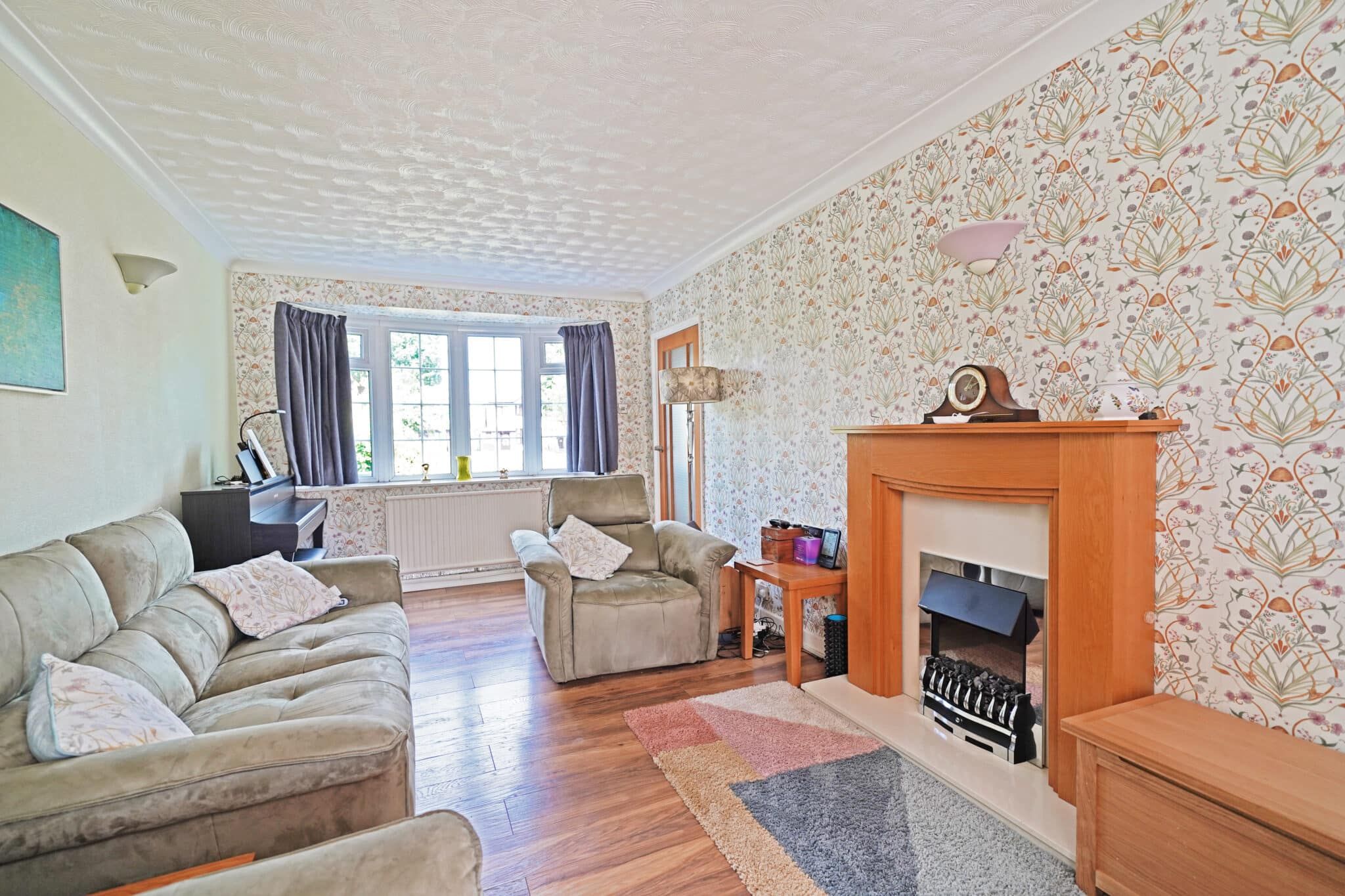 3 bed semidetached house for sale in Melton Avenue, Solihull, B92