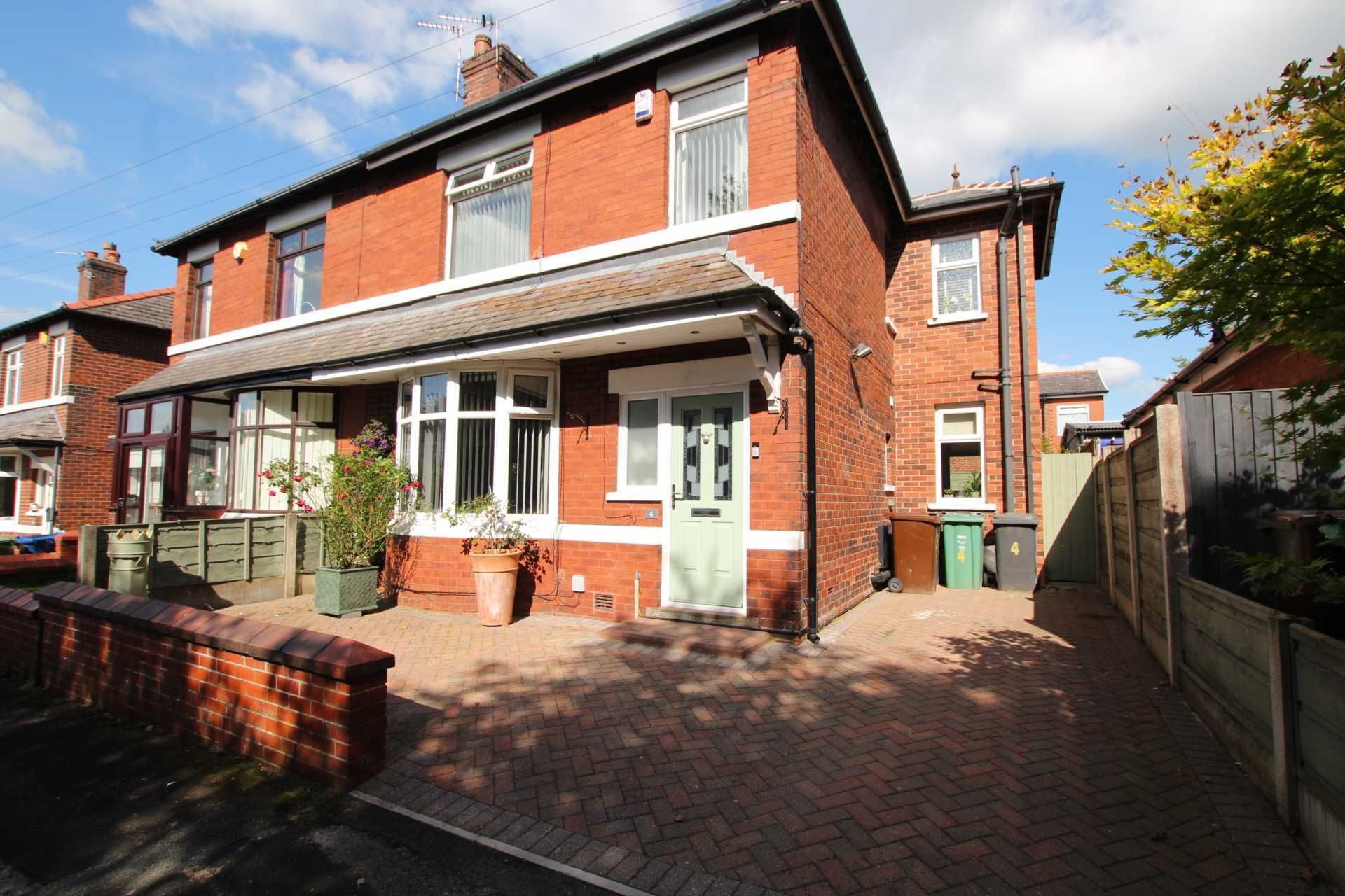 West View Grove, Whitefield, M45