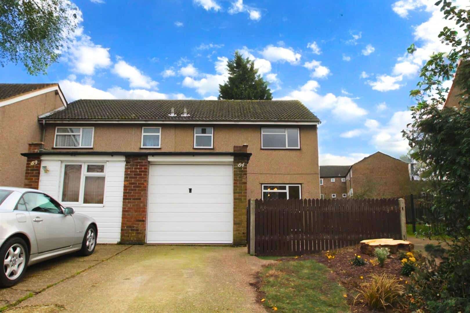 Dunlin Road, Grovehill, Hemel Hempstead, Herts, HP2 6LX