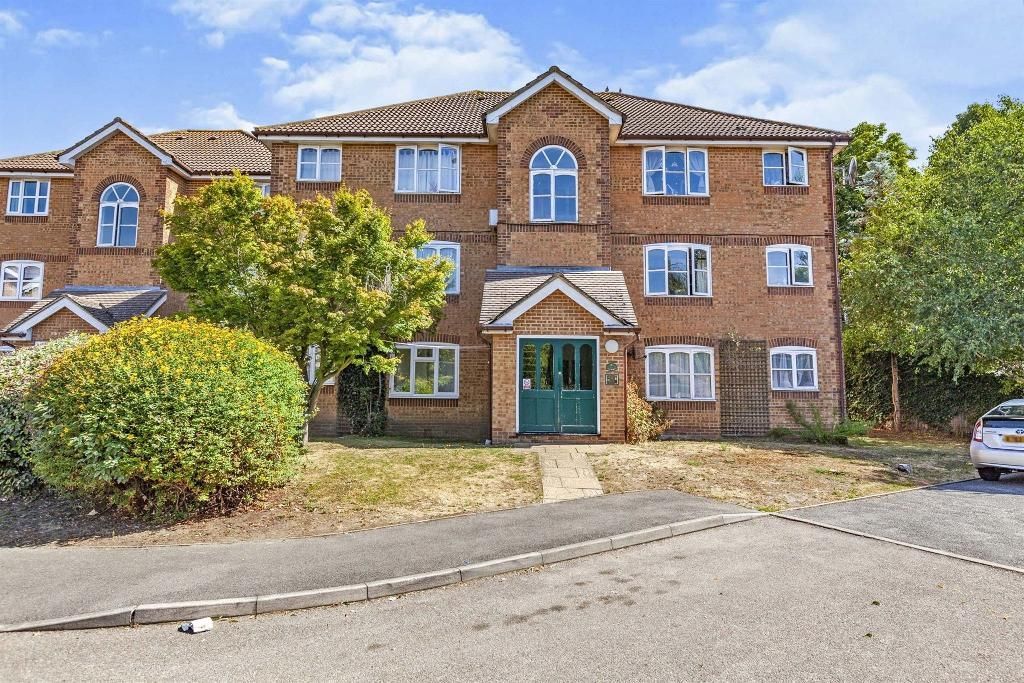 Worcester Gardens, Slough, Slough, Buckinghamshire, SL1 2QD