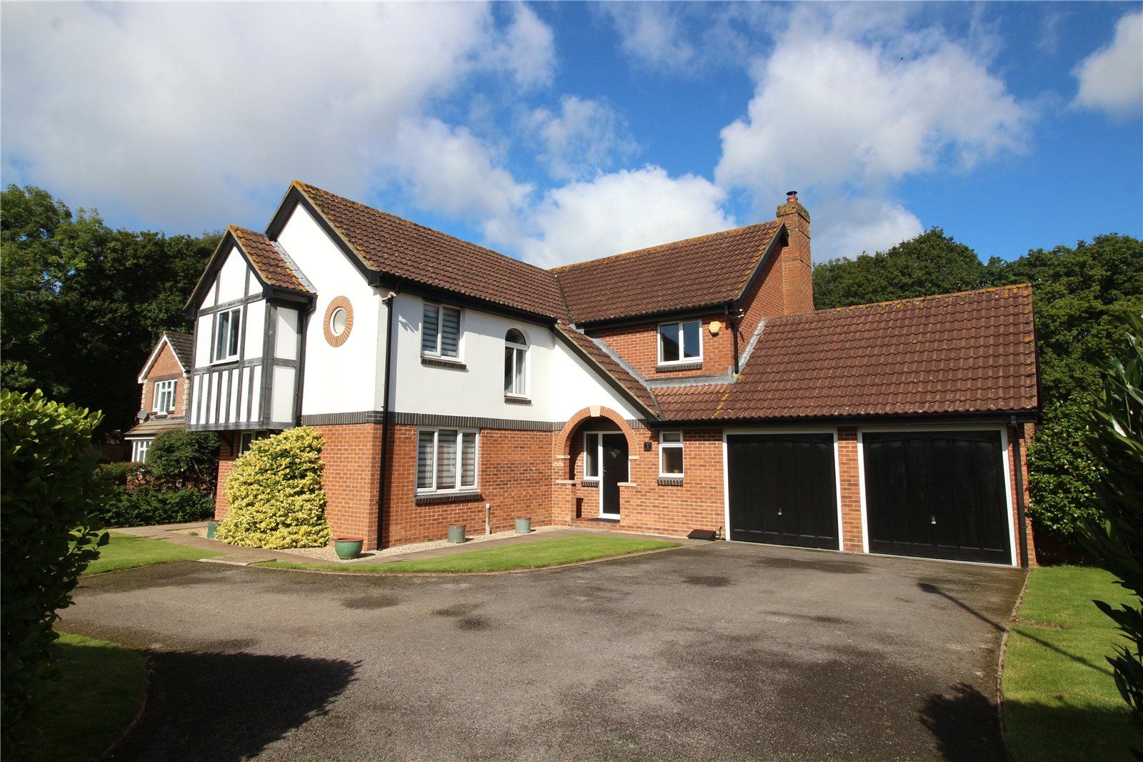 Velvet Lawn Road, New Milton, Hampshire, BH25 5GE