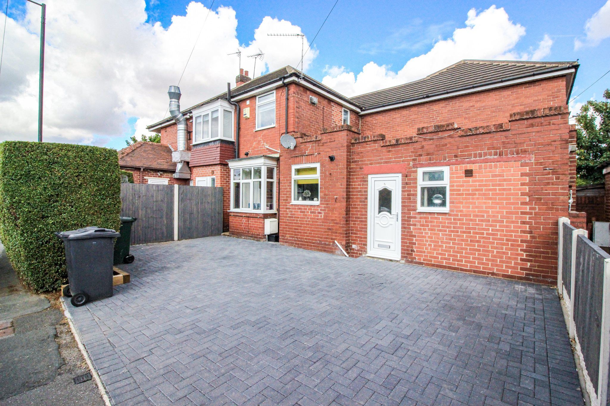 Newlands Drive, Cusworth, Doncaster, DN5 8HX