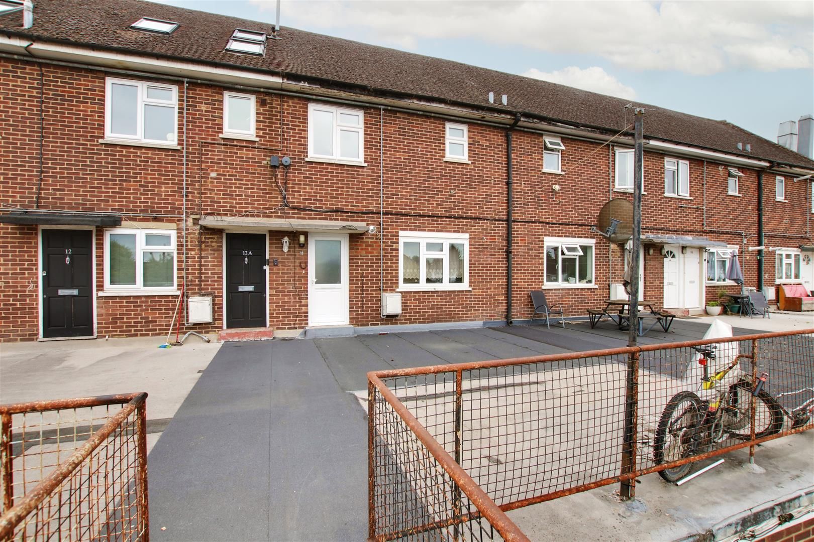 Clayton Parade, Turners Hill, Cheshunt, EN8 8NQ