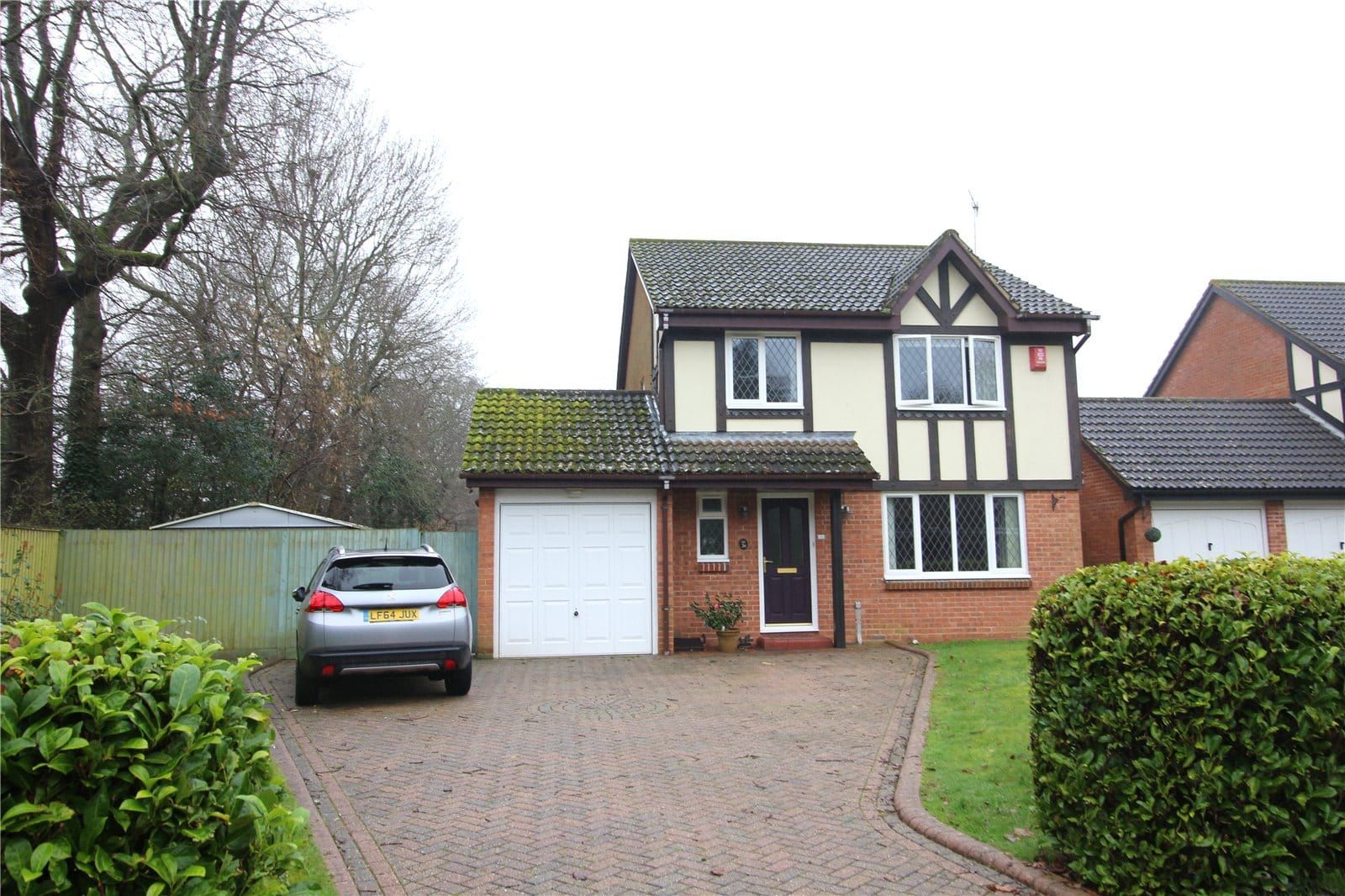 Velvet Lawn Road, New Milton, Hampshire, BH25 5GE