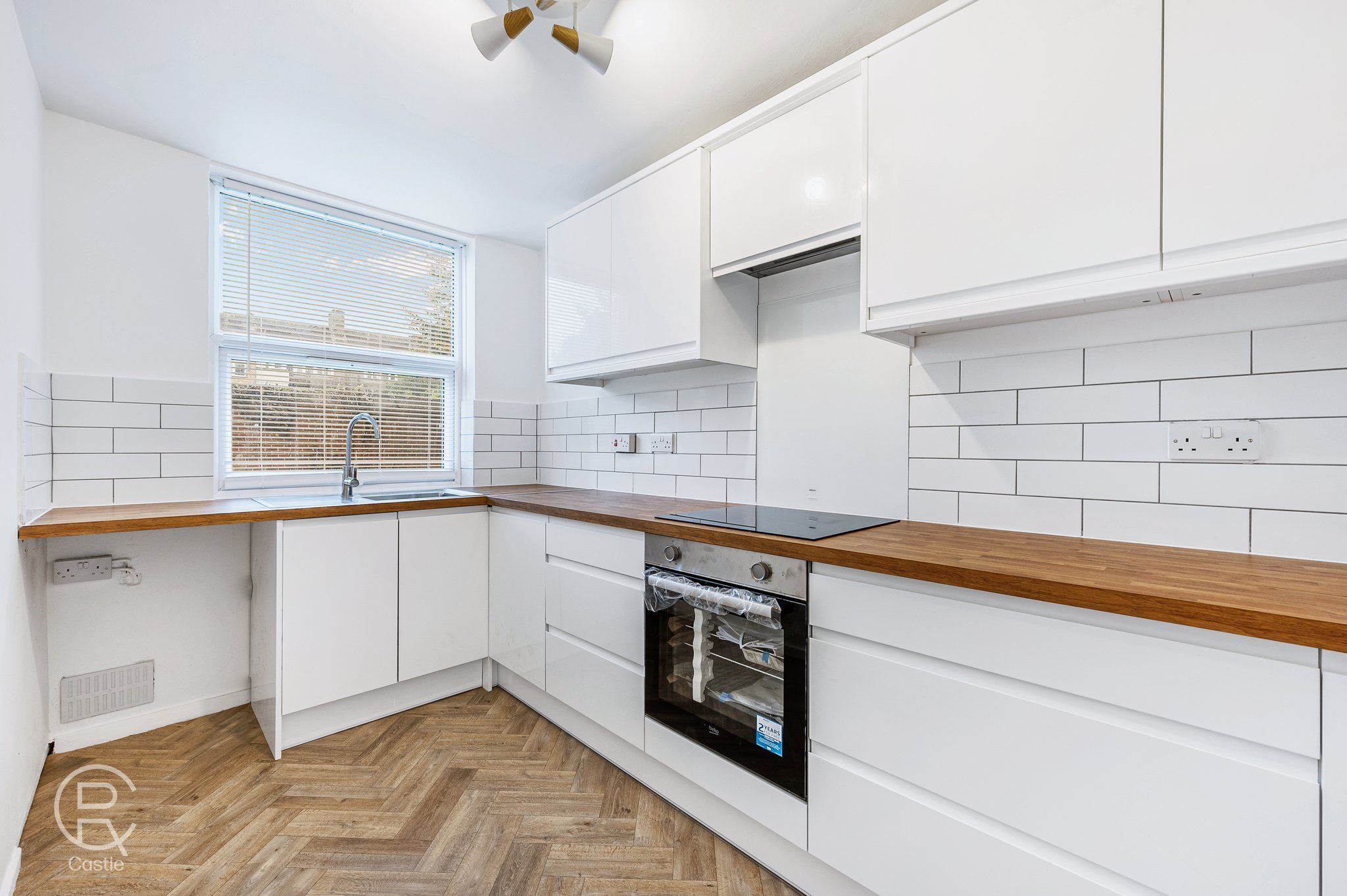 Riverside Close, London, W7 1BY