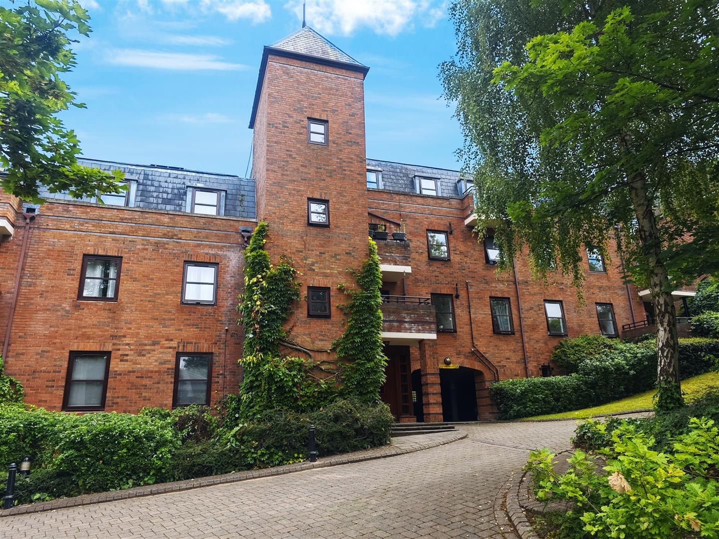 1 Roxborough Park, Harrow on the Hill, Middlesex, HA1 3YL