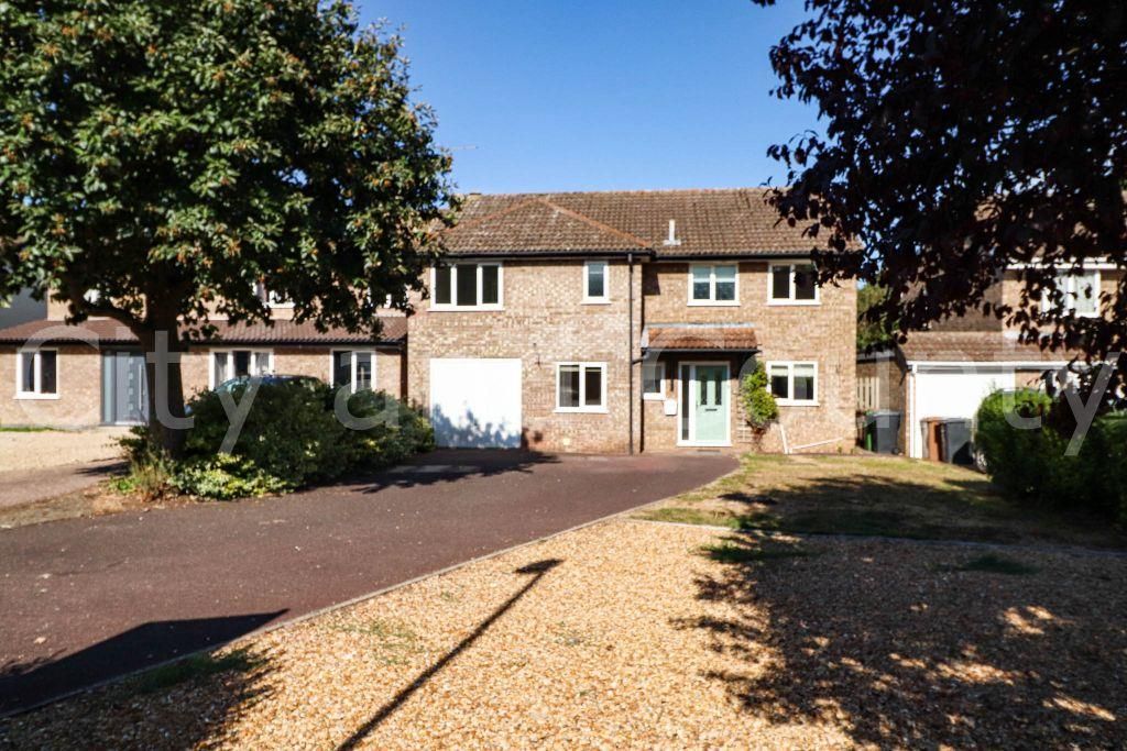 Carisbrook Court, Peterborough, Huntingdonshire, PE3 6SJ