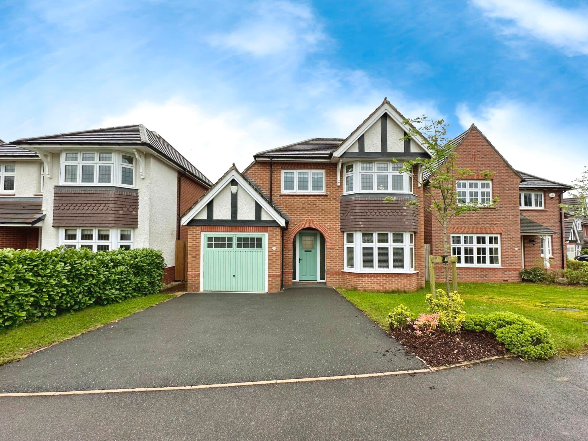 Pinfold Drive, Prestwich, M25