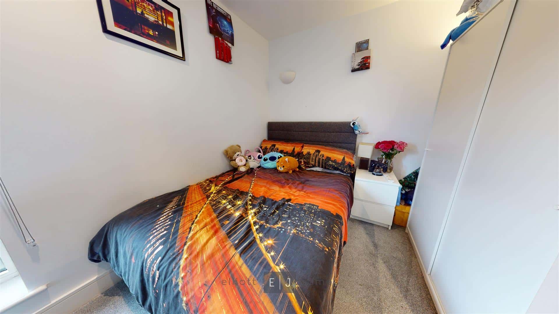2 bed flat to rent in High Road, Loughton Elliott James Prime