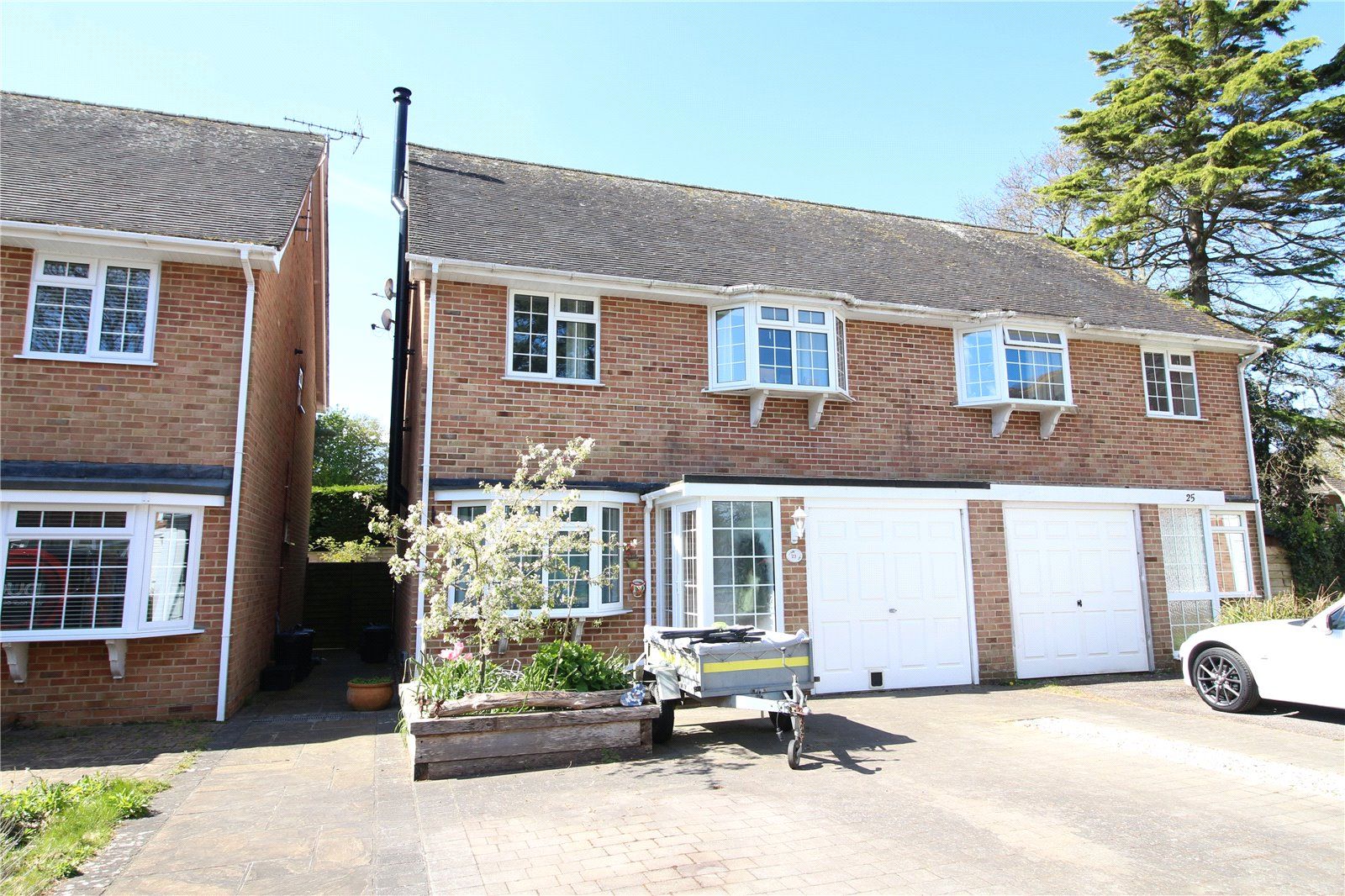 White Barn Crescent, Hordle, Hampshire, SO41 0FY