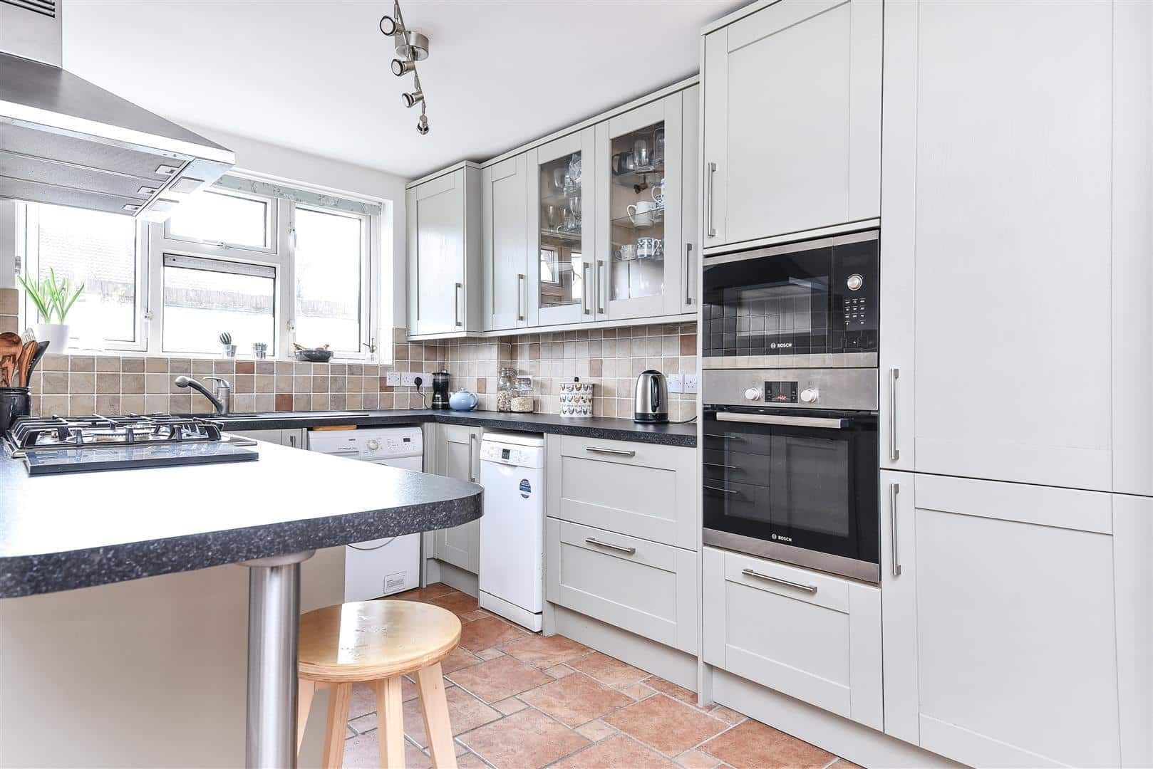 3 bed flat to rent in Mortlake High Street, Mortlake, SW14 James Anderson