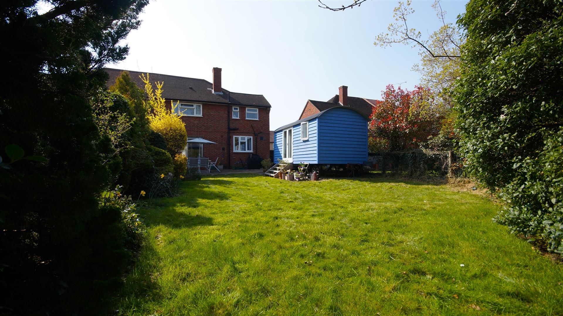 3 bed semidetached house for sale in Whitehills Road, Loughton