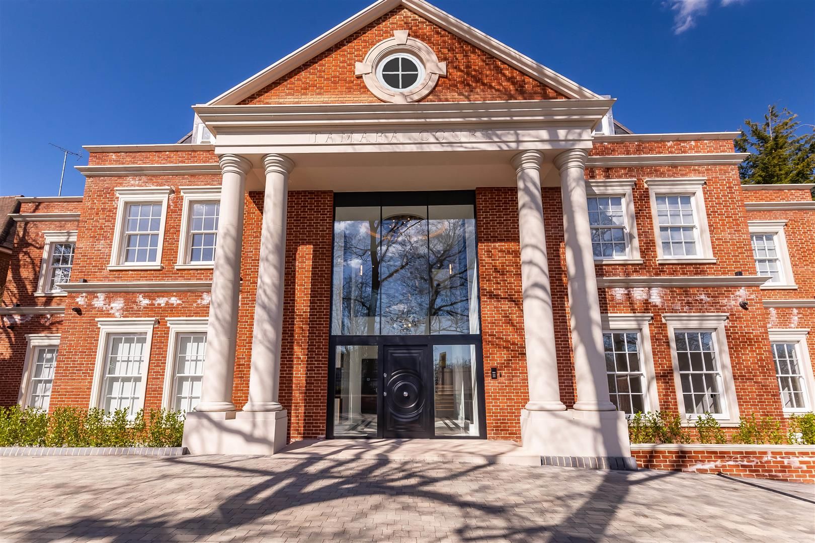 2 bed flat for sale in Tamara Court, Stradbroke Drive, Chigwell