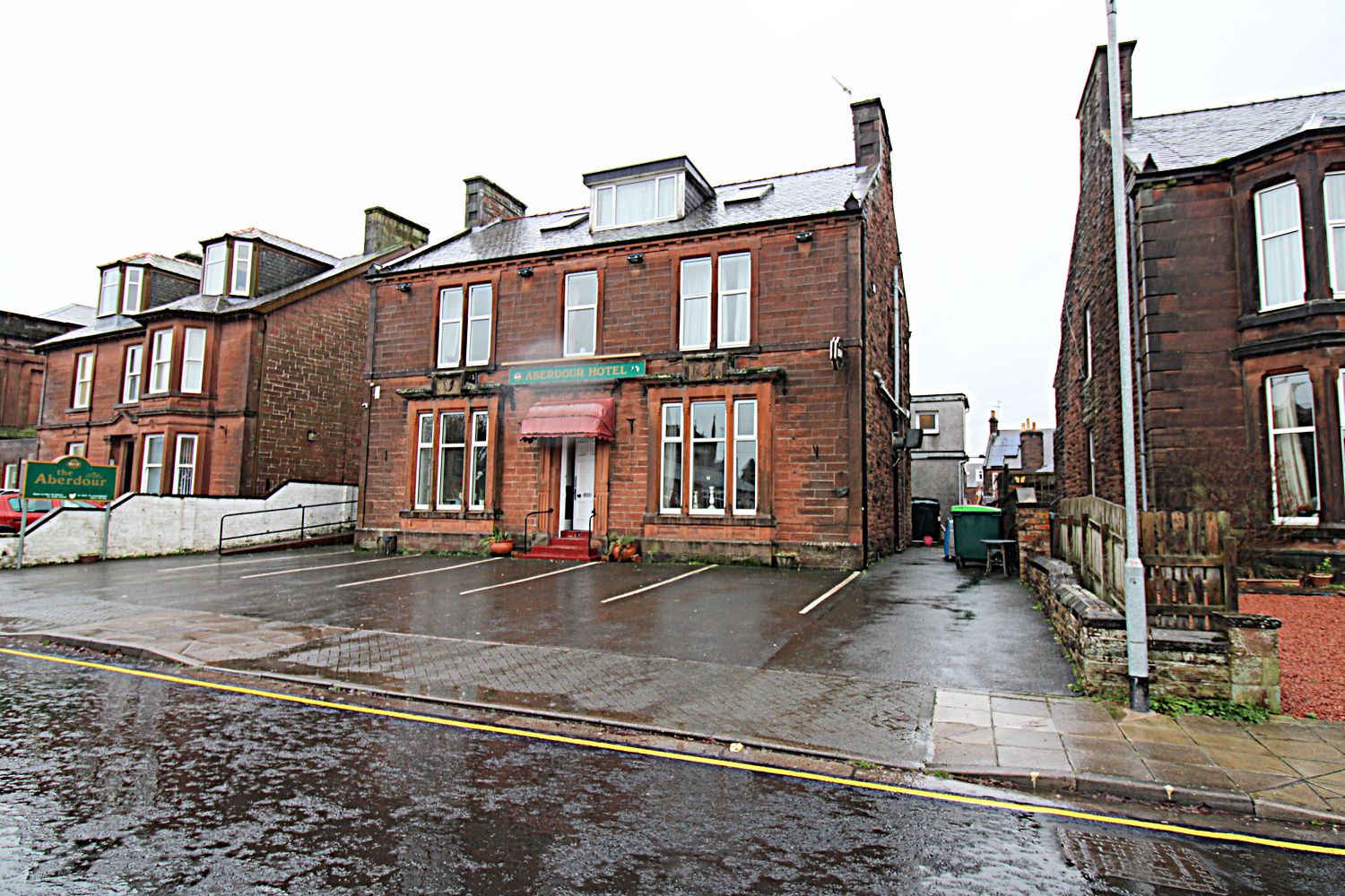 Aberdour Hotel, 18 Newall Terrace, Dumfries, DG1 1LW