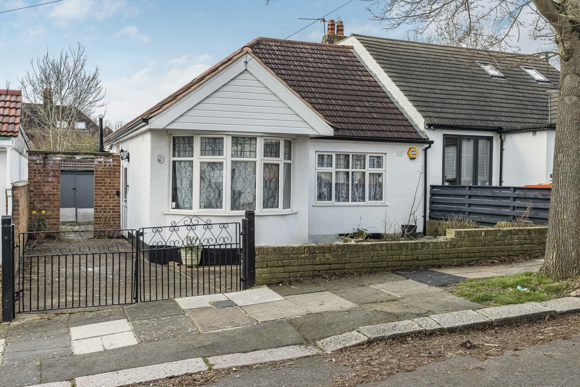 Farndale Crescent, Greenford, Greater London, UB6 9LL