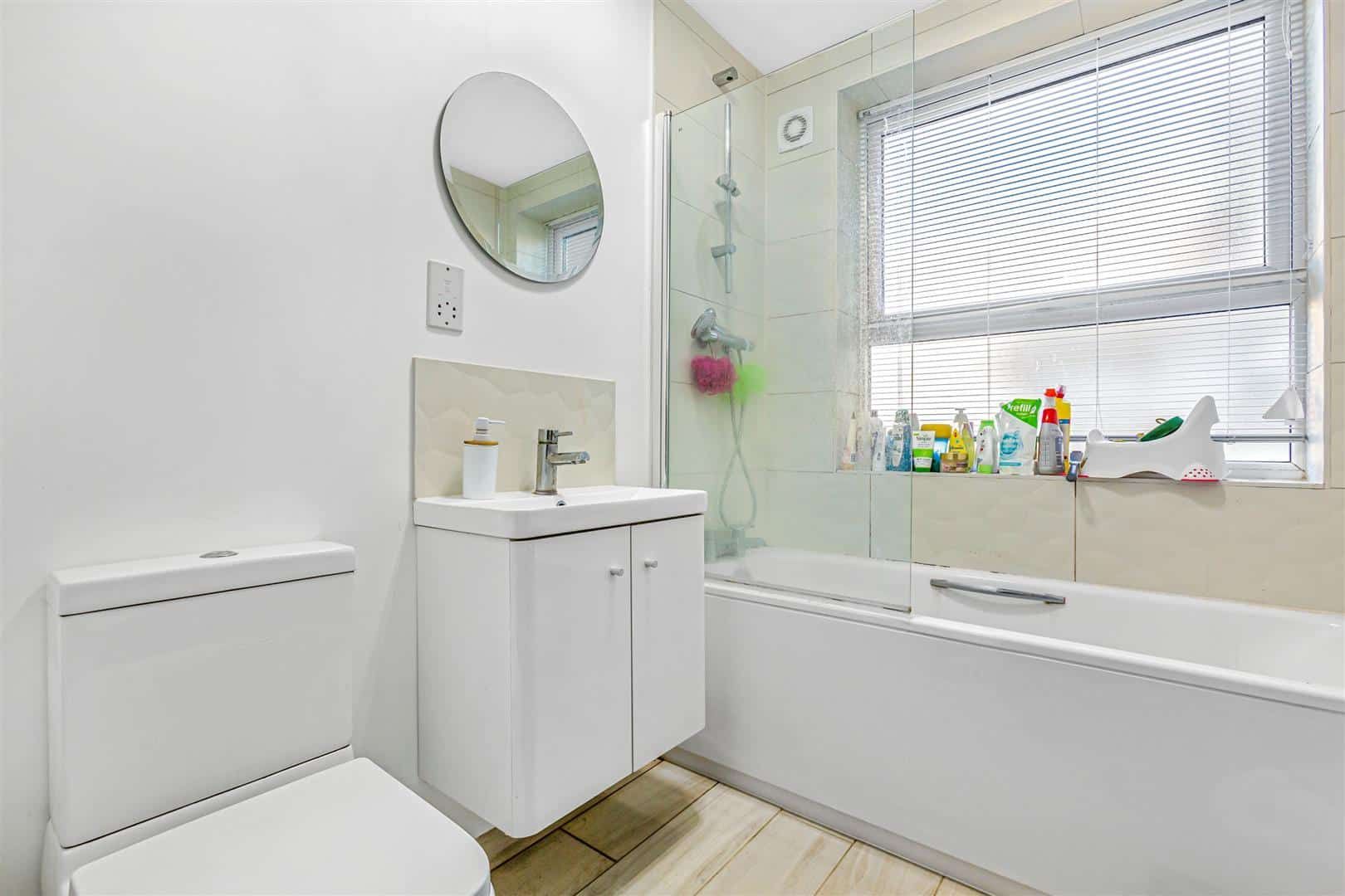 2 bed flat to rent in Park Sheen, East Sheen, SW14 James Anderson