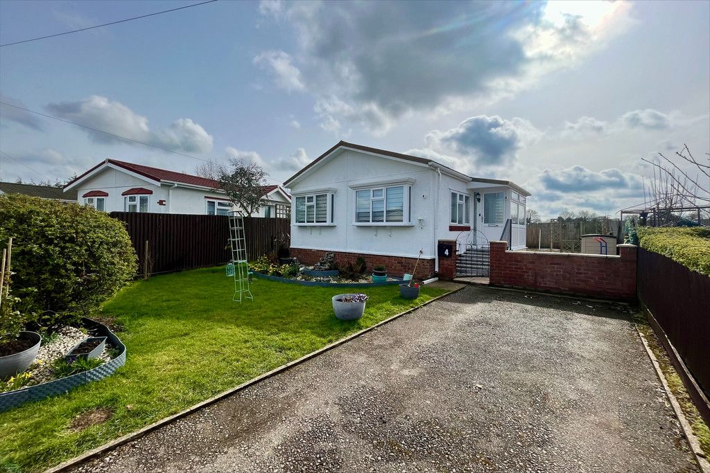 Chequers Park, Whatfield Road, Elmsett, IP7 6LY