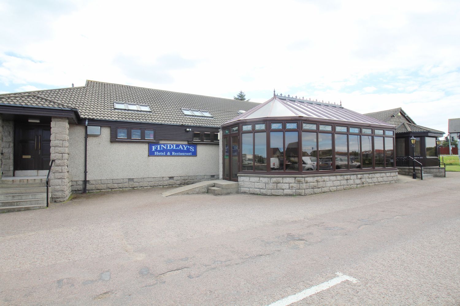 Findlays Bar & Restaurant Smiddyhill Road, Fraserburgh, Fraserburgh, Aberdeenshire, AB43 9WL