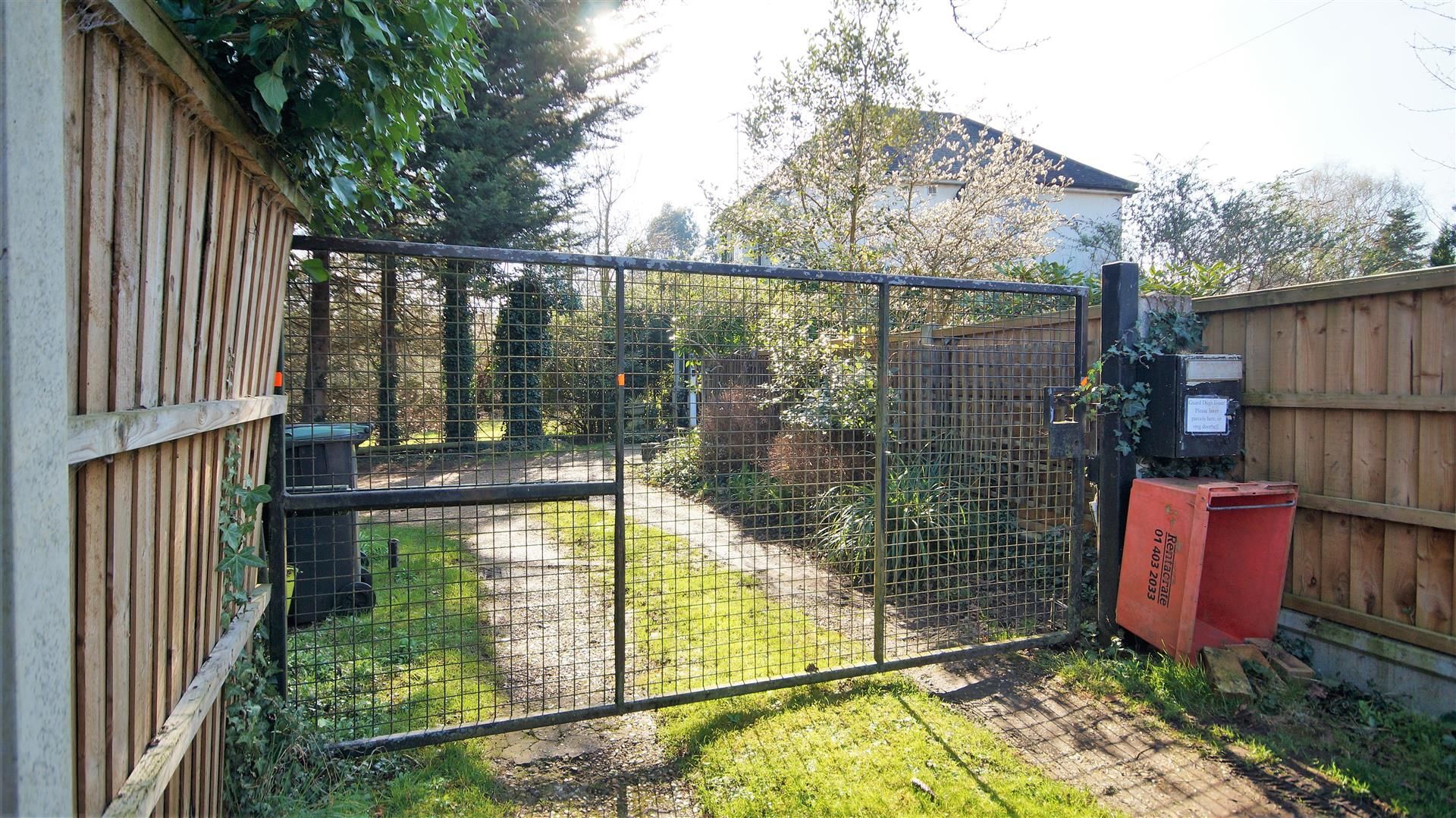 3 bed detached house for sale in Algers Road, Loughton Elliott James