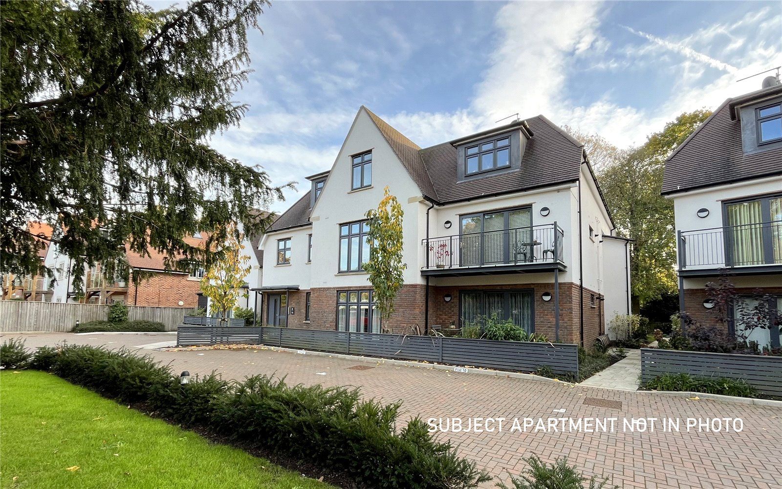 Lymington Road, Highcliffe, Christchurch, Dorset, BH23 4JS