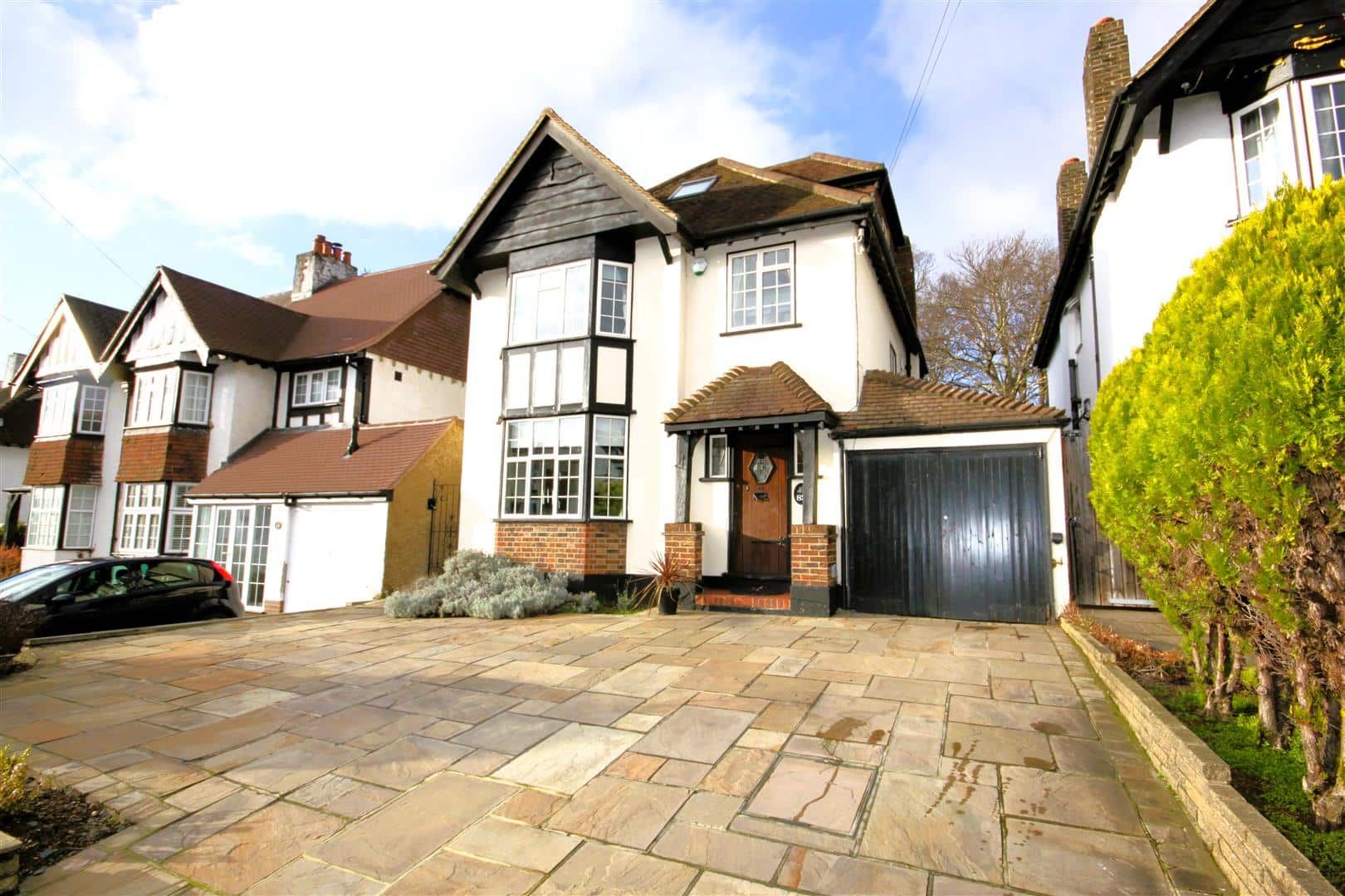 Kingsway, Petts Wood East, Kent, BR5 1PT