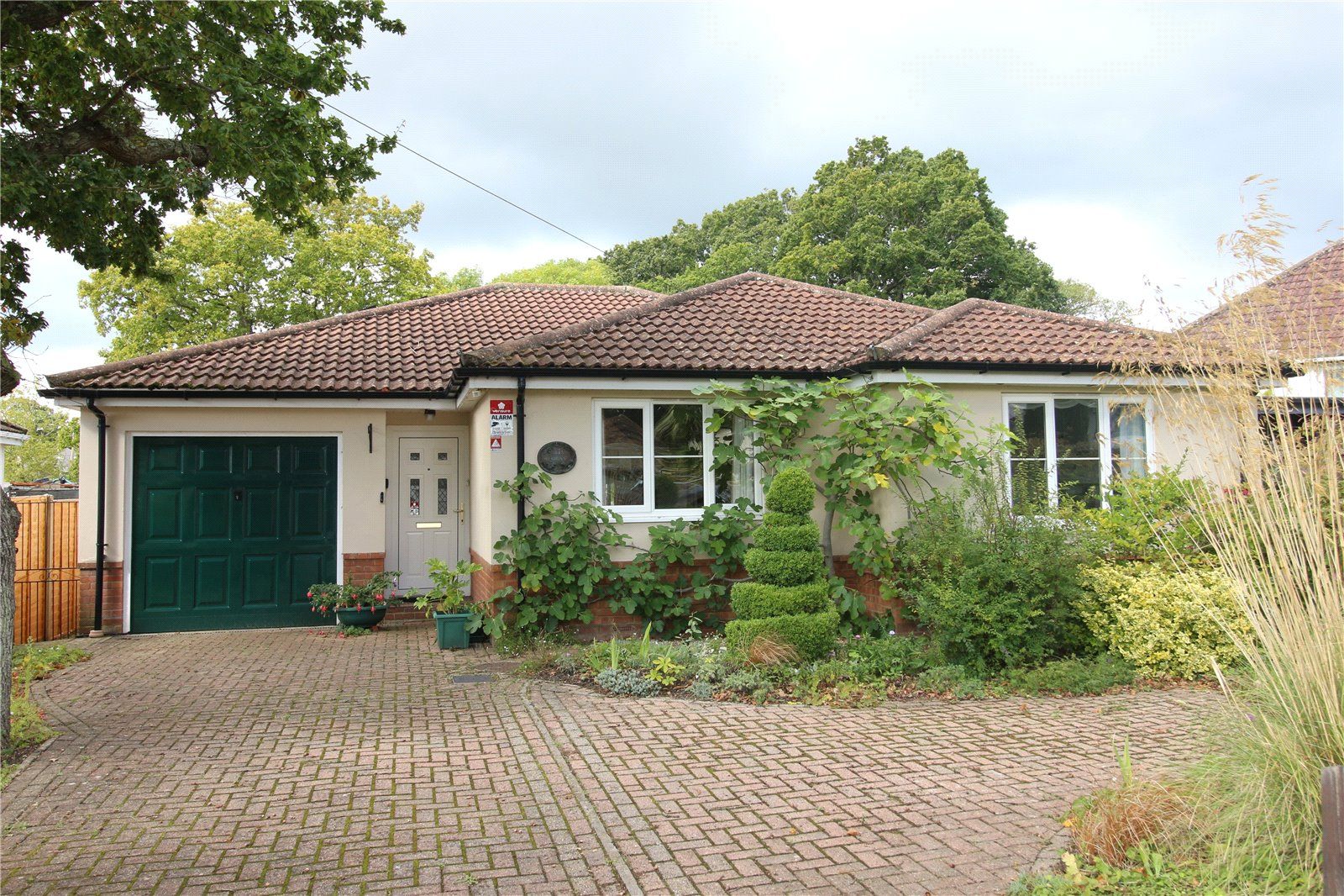 Oakwood Avenue, New Milton, Hampshire, BH25 5DZ