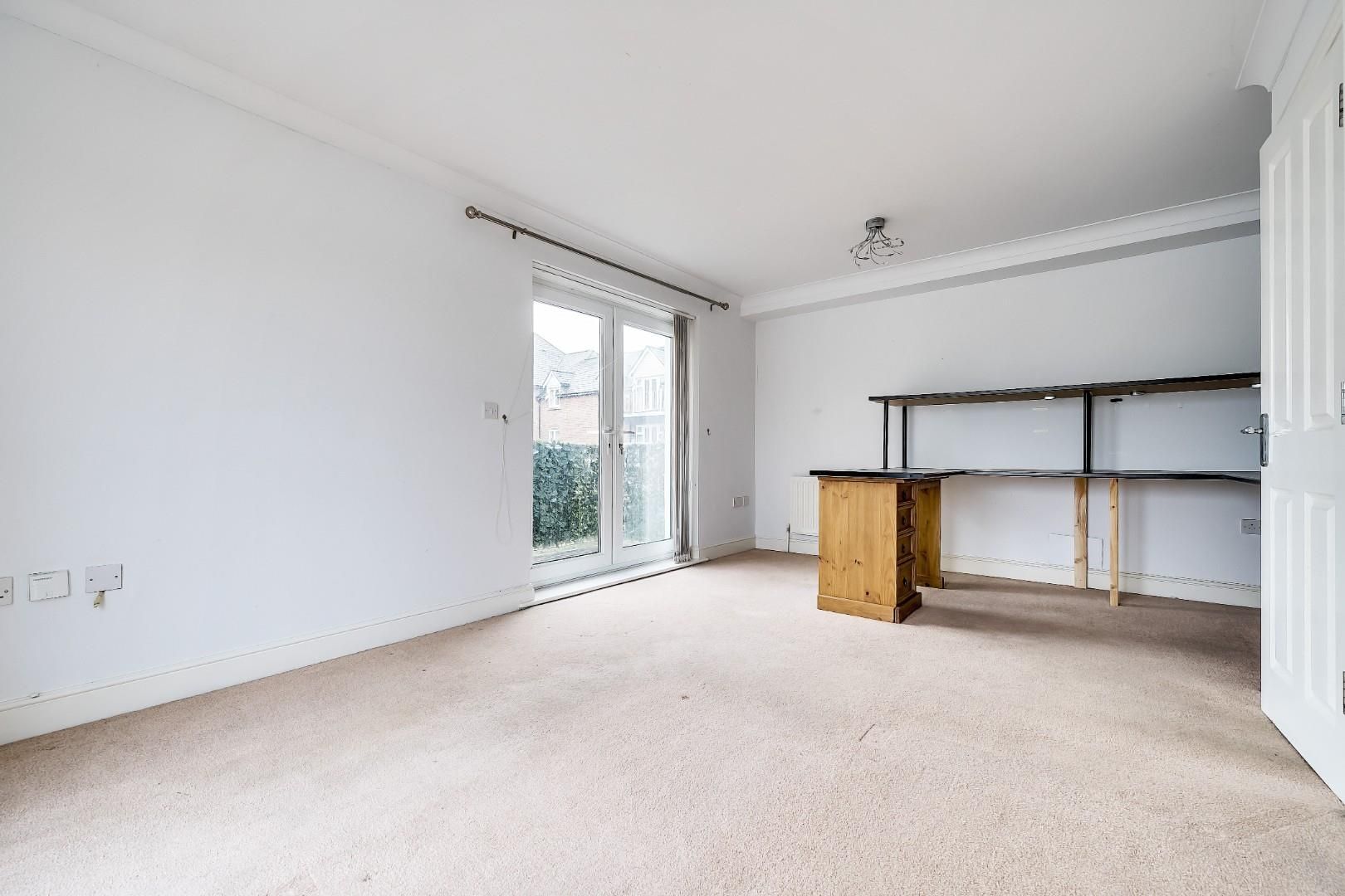 4 bed semidetached house for sale in The Lakes, Larkfield, Aylesford