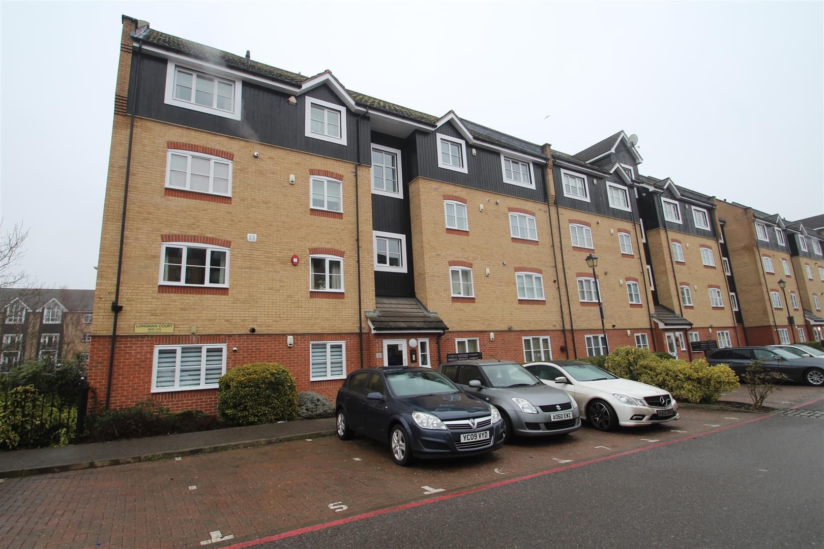 Longman Court, Apsley, Hemel Hempstead, Herts, HP3 9RS