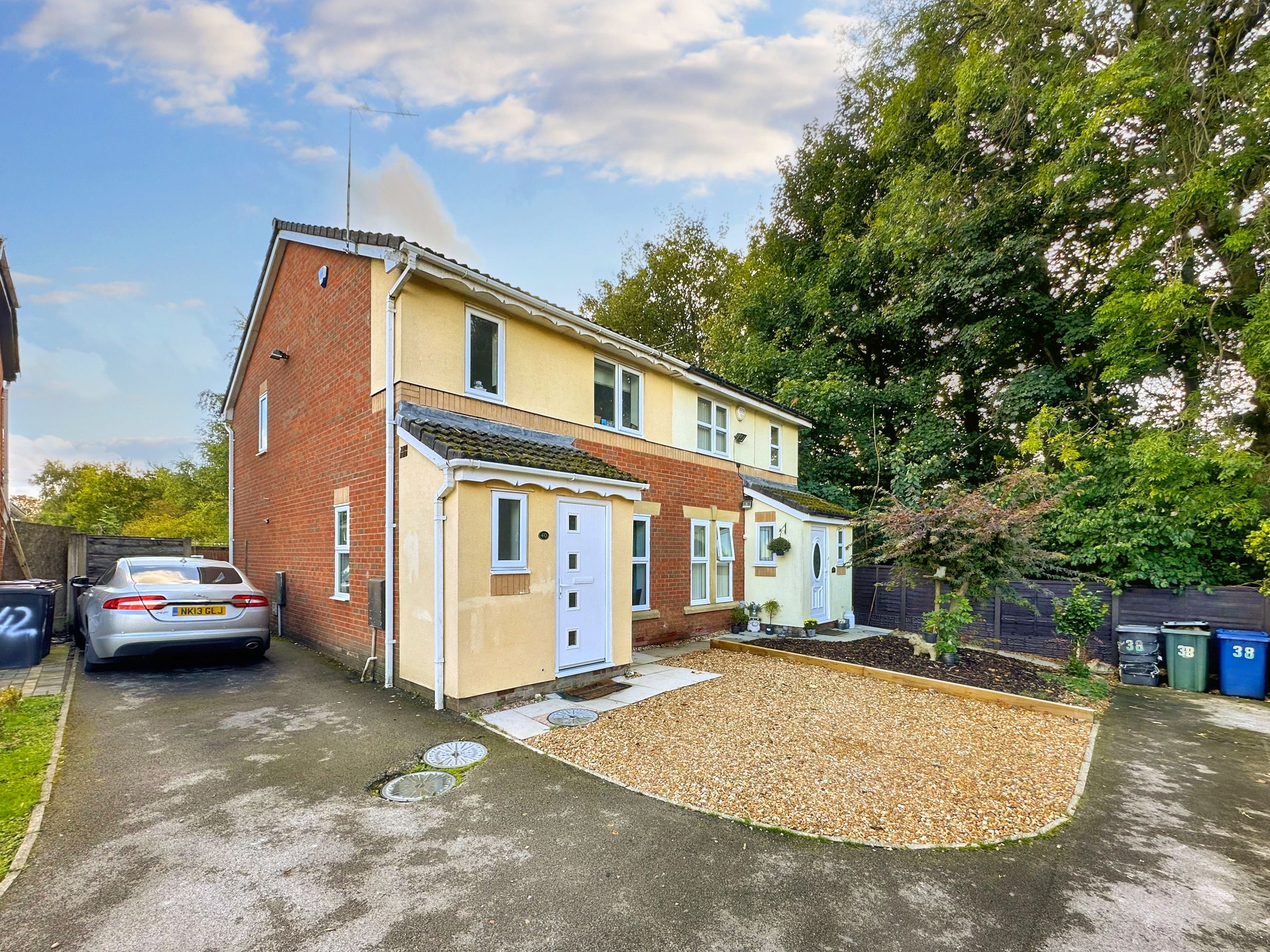 Tamar Close, Whitefield, M45