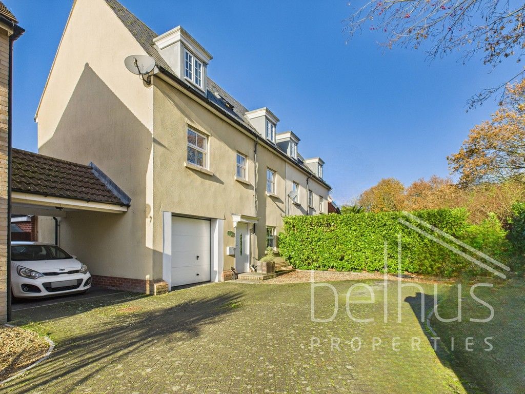 James Gore Drive, Colchester, CO2 8WZ