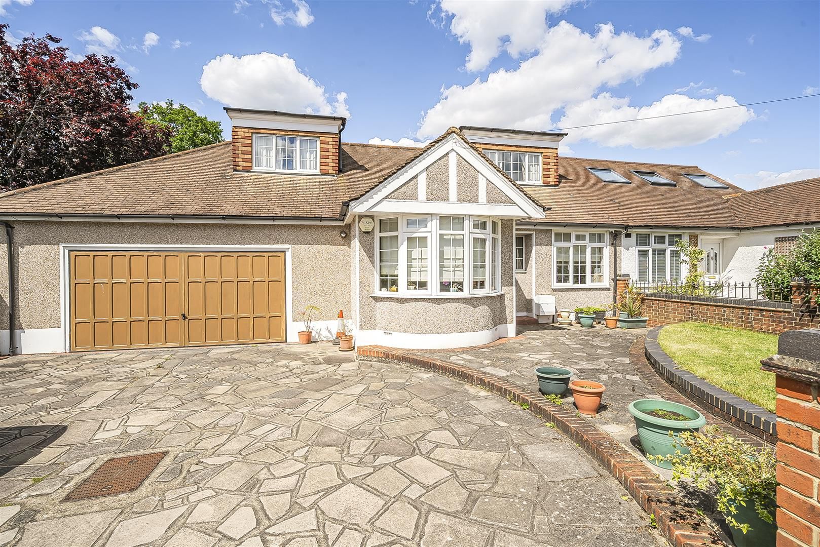 Oxhawth Crescent, Bromley, Kent, BR2 8BN