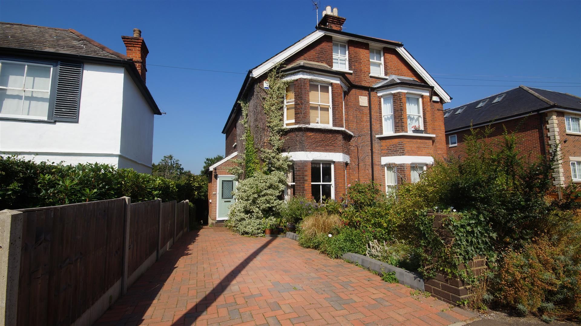 4 bed semidetached house for sale in Blackacre Road, Theydon Bois