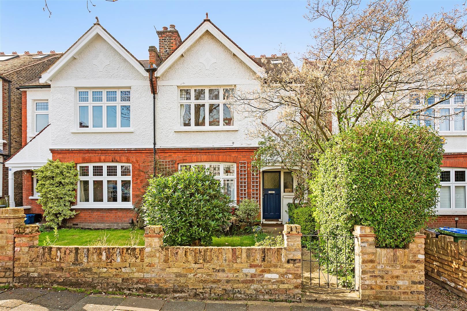 Deanhill Road, East Sheen, SW14 7DQ