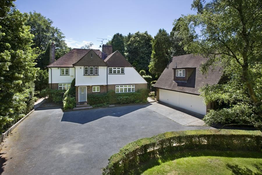 Wellington Avenue, Virginia Water, Surrey, GU25 4QY