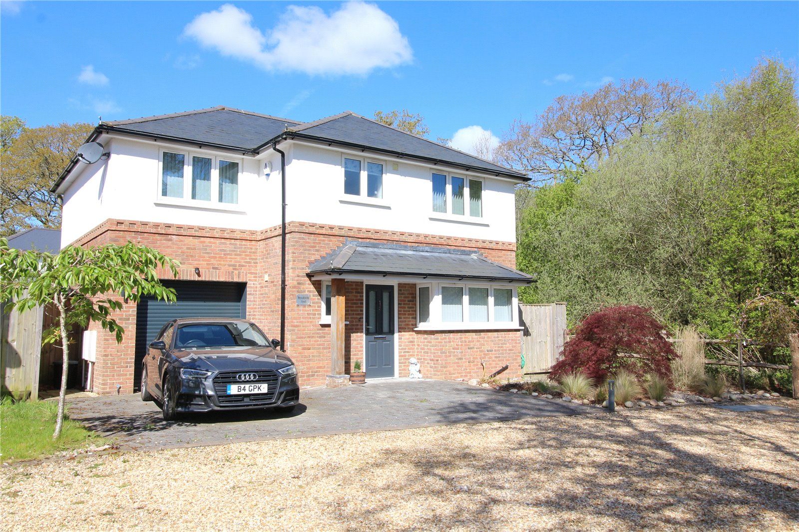 Brockhills Lane, New Milton, Hampshire, BH25 5QL