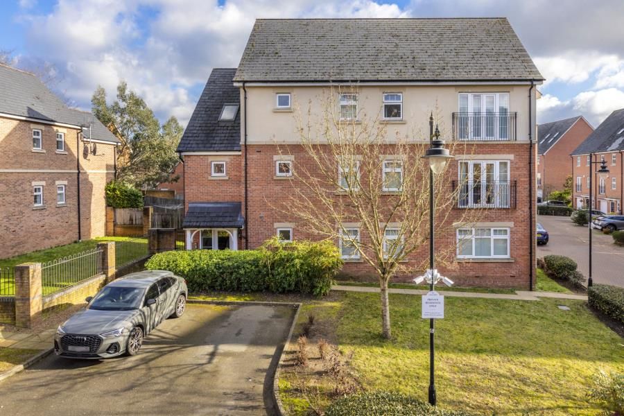 Sandhills Lane, Virginia Water, Surrey, GU25 4BJ