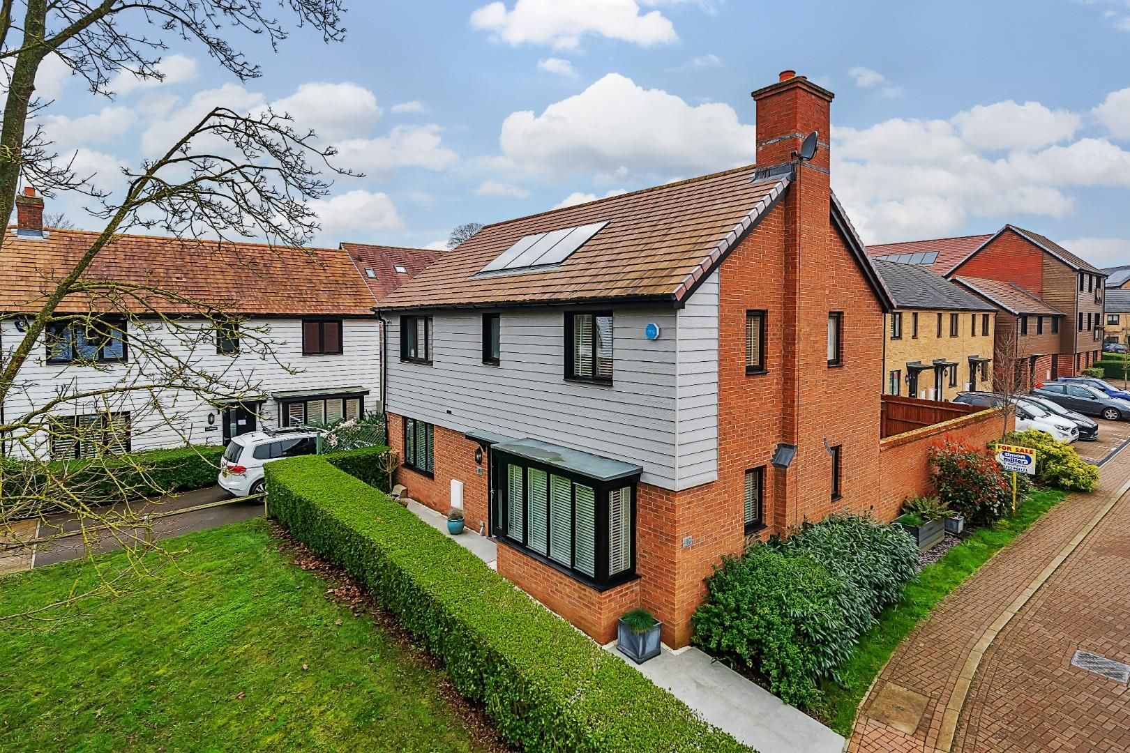 Hirschield Drive, Leybourne Chase, West Malling, Kent, ME19 5GN