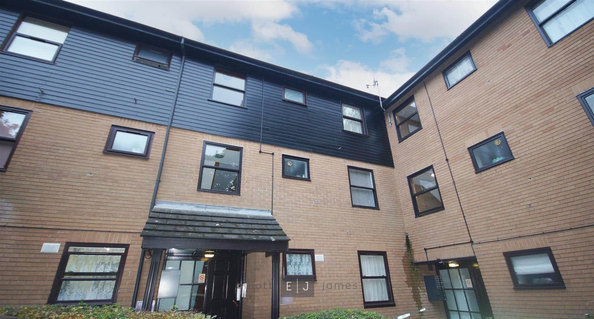 1 bed flat to rent in Fourways, Buckhurst Hill Elliott James Prime