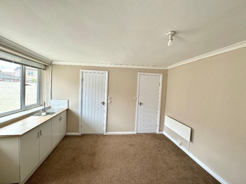 Manor Park, SLOUGH, Sl2  1jt