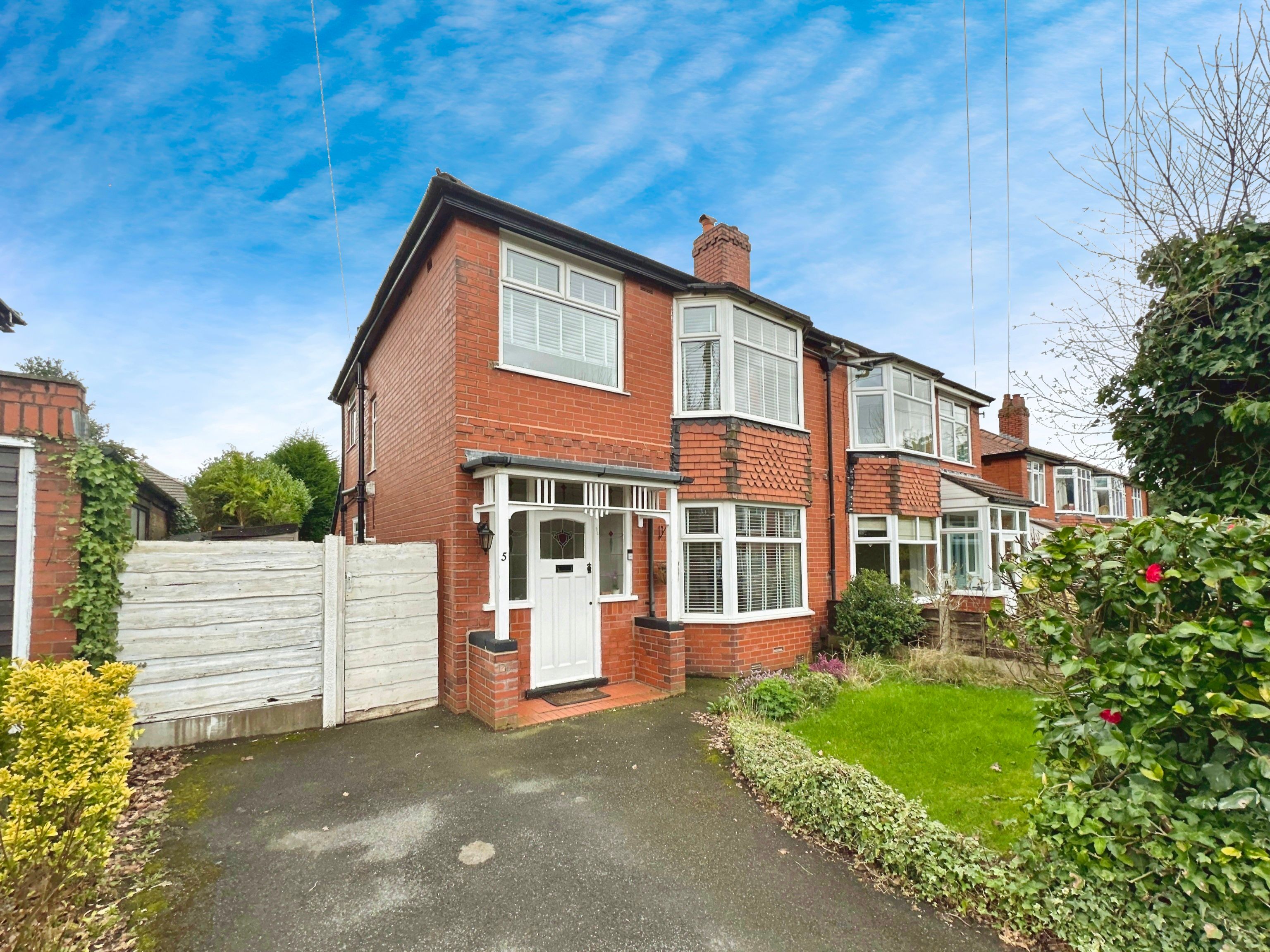 Clive Avenue, Whitefield, M45