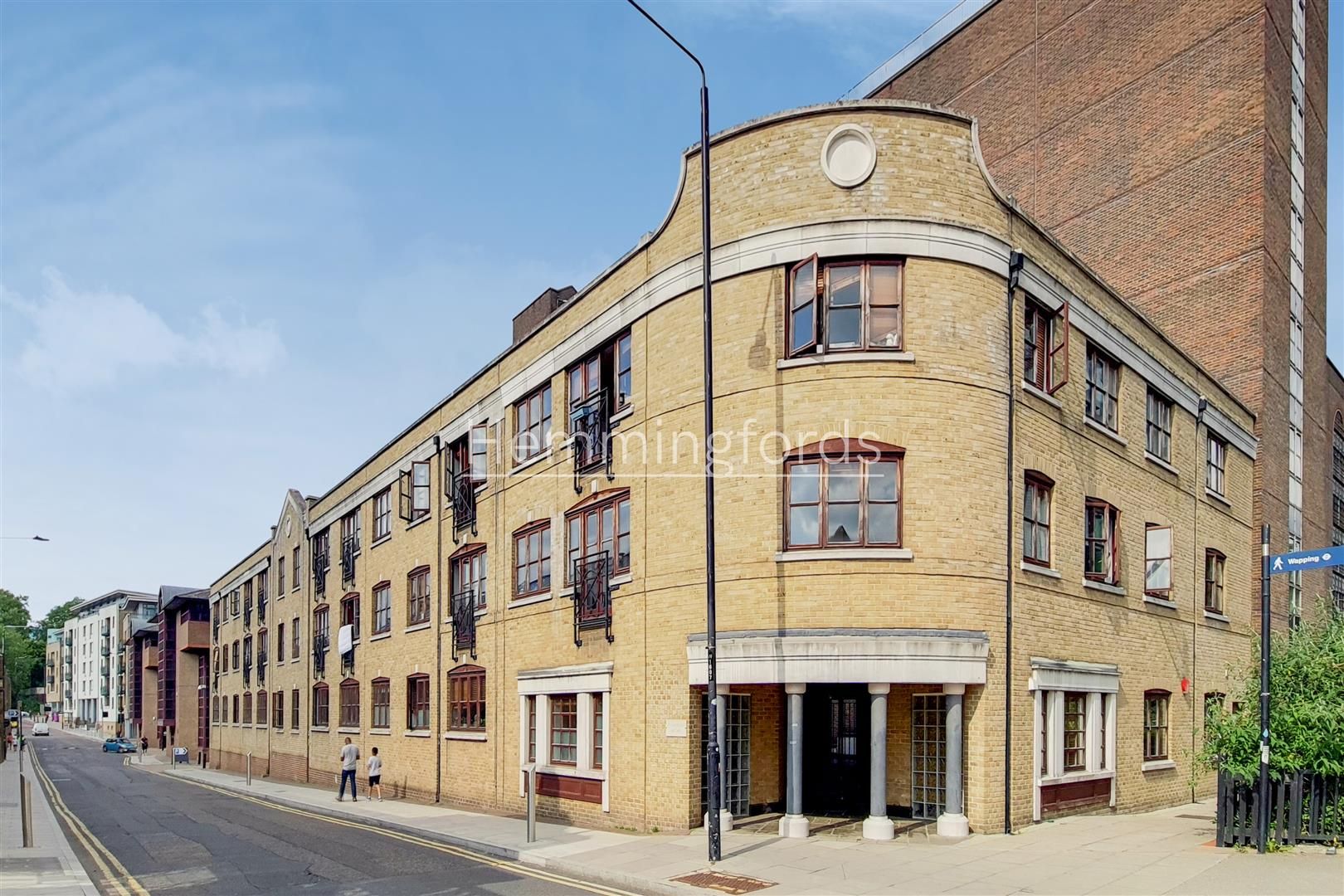 2 bed flat to rent in Kingsley Mews, Wapping Lane, E1W Hemmingfords
