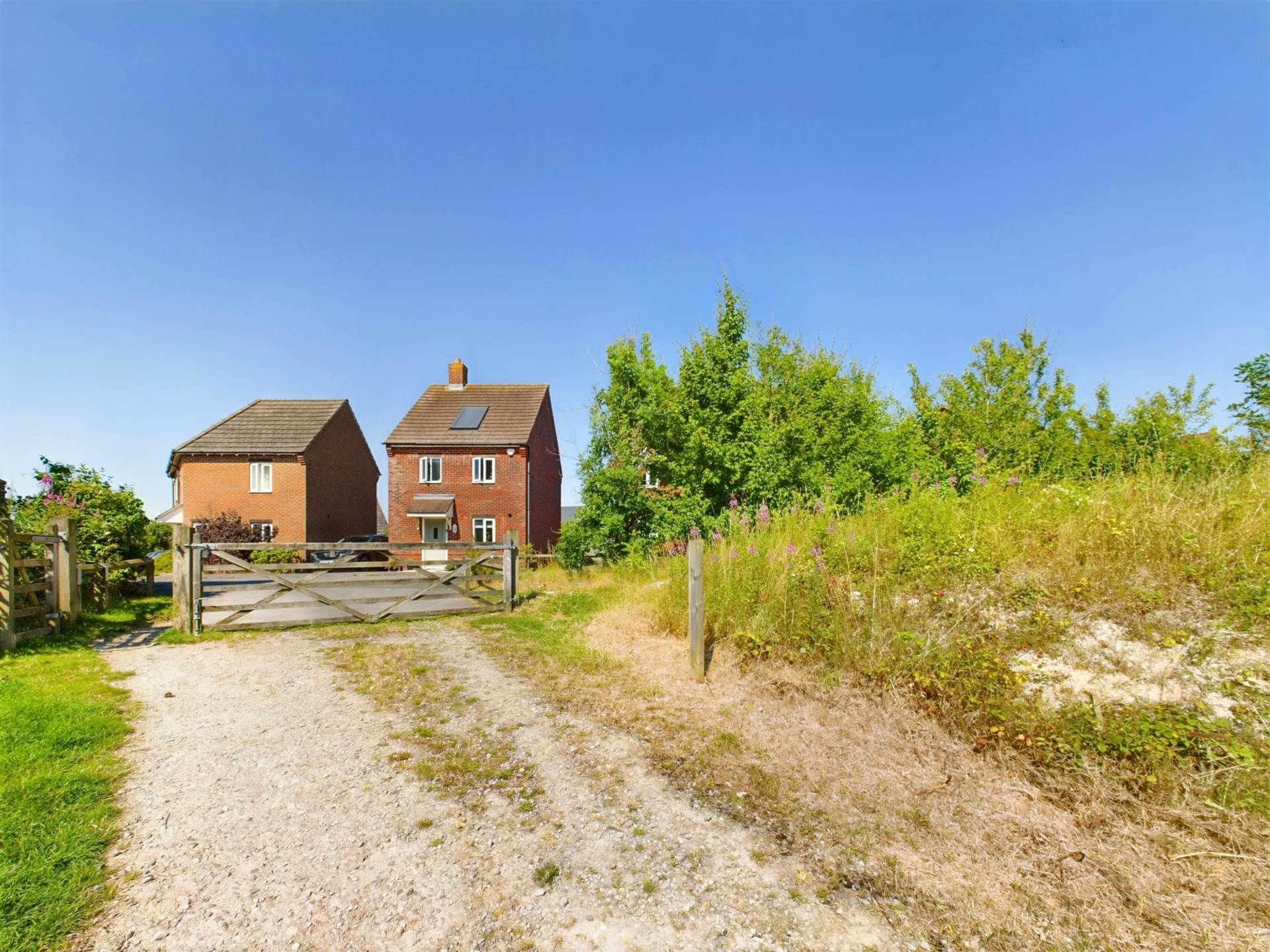 Lakeside Road, Chinnor &#8211; LOVELY VIEWS