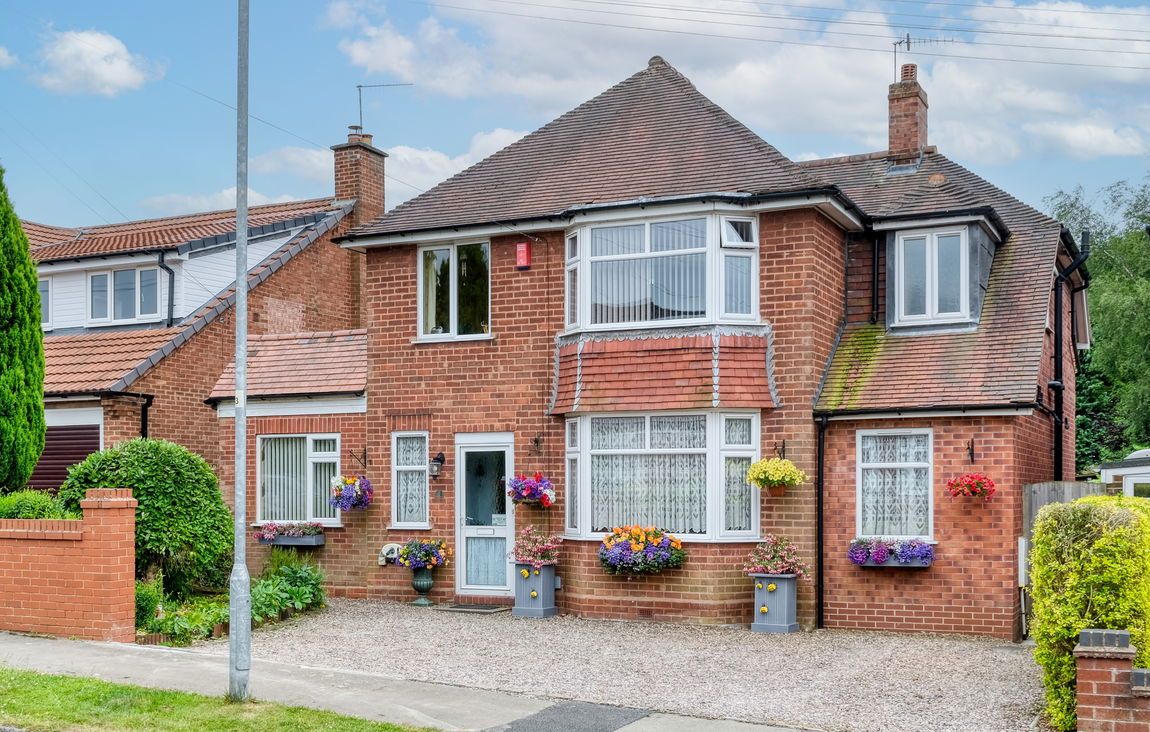 Hazelton Road, Marlbrook, Bromsgrove, B61 0JE